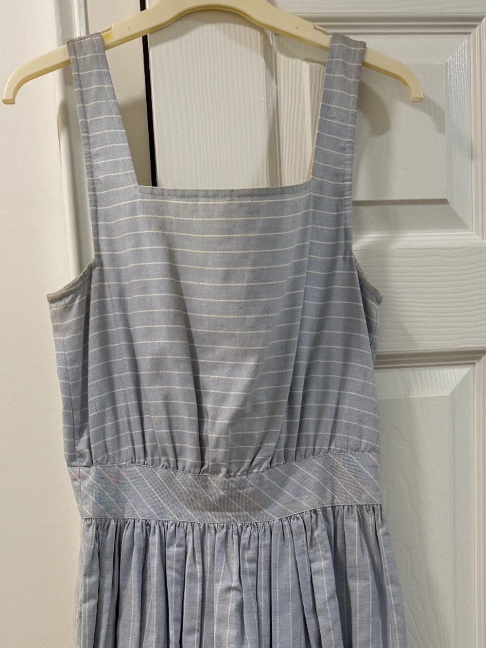 Vintage 1980s Eileen West blue/white backless midi dress (size 8)